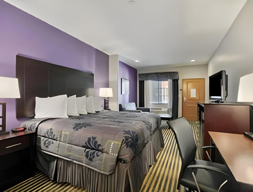 Super 8 by Wyndham Carthage TX Main image